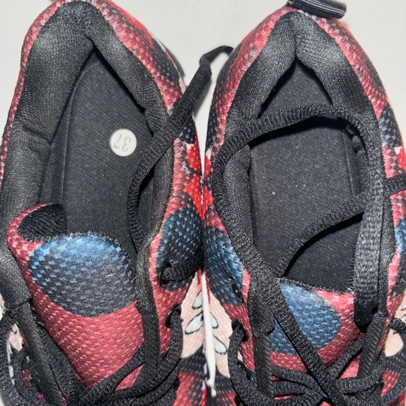 Womens Mickey mouse shoes - Picture 3 of 7